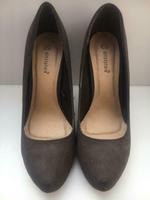 Braune schlichte High Heels von Atmosphere Wandsbek - Hamburg Eilbek Vorschau
