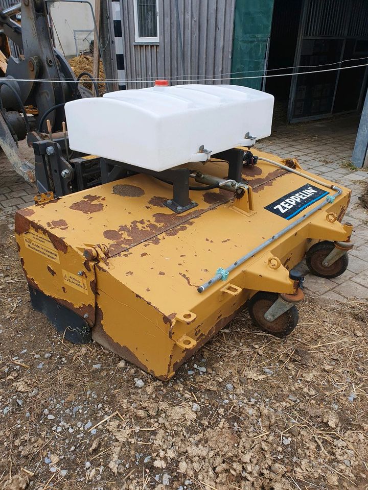 Sobernheimer Kehrmaschine, UKM 2.0, Volvo, CAT, Zeppelin,  Univer in Ravensburg