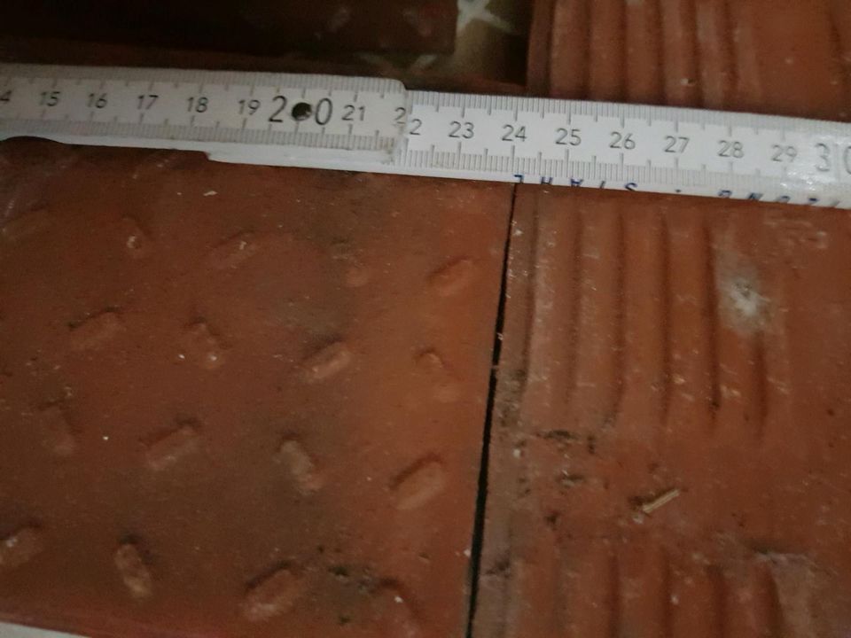 14 Bodenfliesen/Spaltplatten/Bodenplatten/24x11,5x2cm,rutschhemme in Menslage