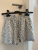 H&M Shorts weiß mit blauen Punkten in XS Rostock - Kröpeliner-Tor-Vorstadt Vorschau