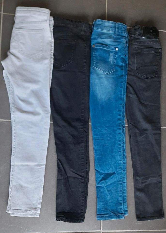 4 Jeans Skinny Fit Gr. 140/146 Mädchen in Oedheim