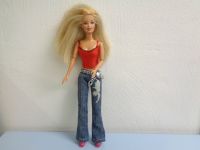 Barbie Puppe im Freizeit Look mit Sonnenbrille, Mattel 1993 Nordrhein-Westfalen - Langerwehe Vorschau