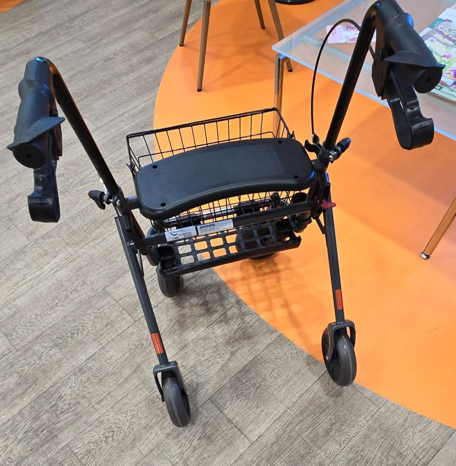 Nagelneuer  Rollator in Originalverpackung Actimo Basic in Weitenhagen b Greifswald