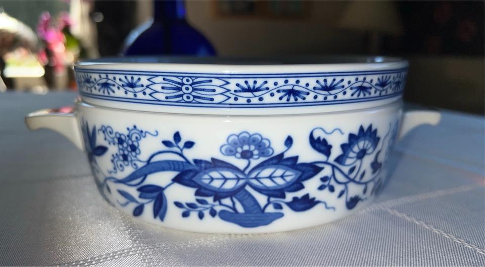 Hutschenreuther Auflaufform mit Deckel Zwiebelmuster 15,5 cm in Wangen im Allgäu