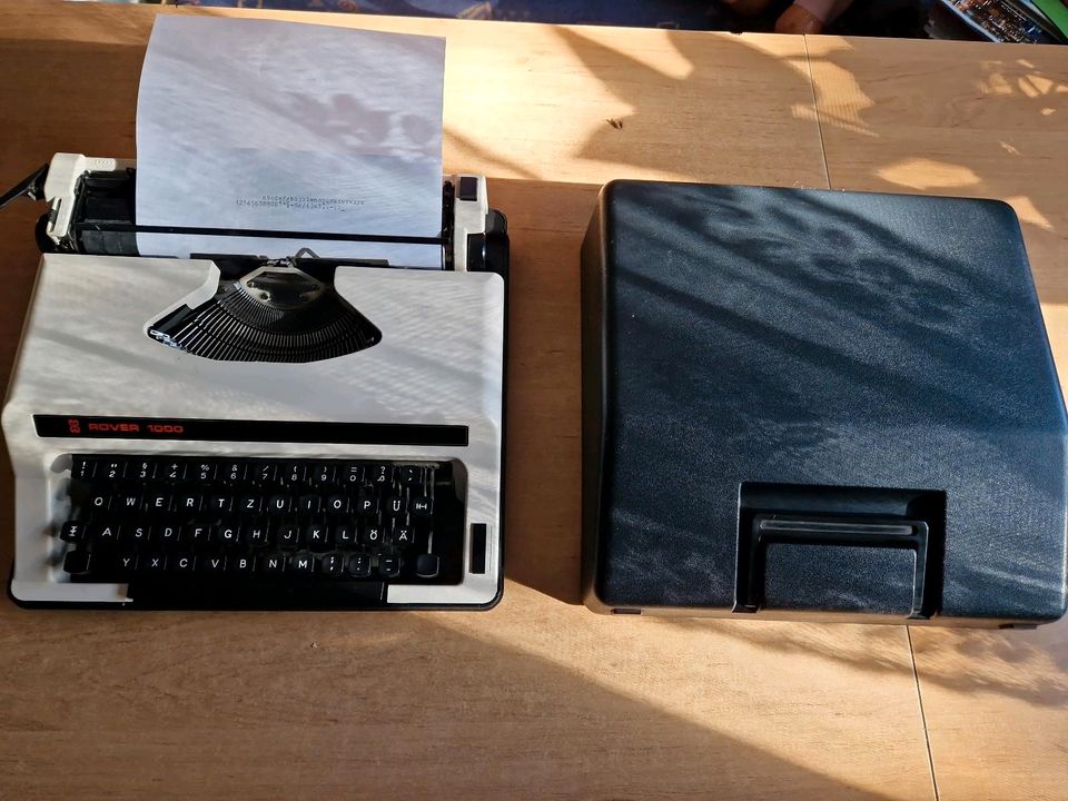 ❤️❤️❤️ Schreibmaschine ROVER 1000 in weiß Reiseschreibmaschine ❤️ in Rhede