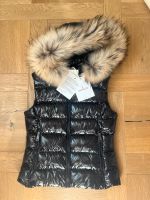 Moncler Daunenweste schwarz mit Fellbesatz Gr. S NEU München - Au-Haidhausen Vorschau