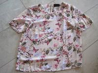 Only One 36 S Shirt Bluse TShirt rosa Blume Schmetterling apricot Hessen - Hüttenberg Vorschau