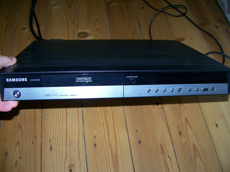 Samsung DVD HR 750 DVD- und Festplatten-Rekorder in Thüringen - Erfurt | DVD  Player & Recorder gebraucht kaufen | eBay Kleinanzeigen ist jetzt  Kleinanzeigen