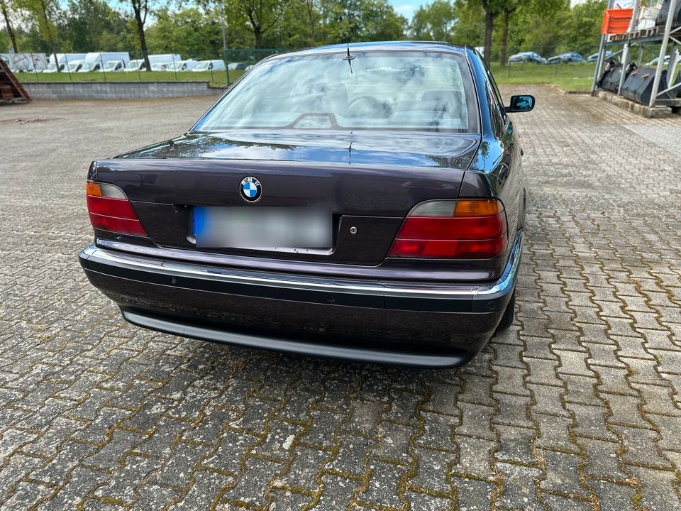 BMW 728i E38 mit einer TOP Ausstattung in Uelzen