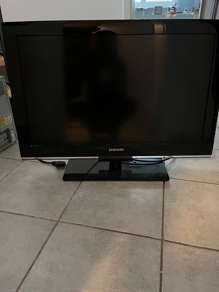 Samsung LE32 B 530 Fernseher TV