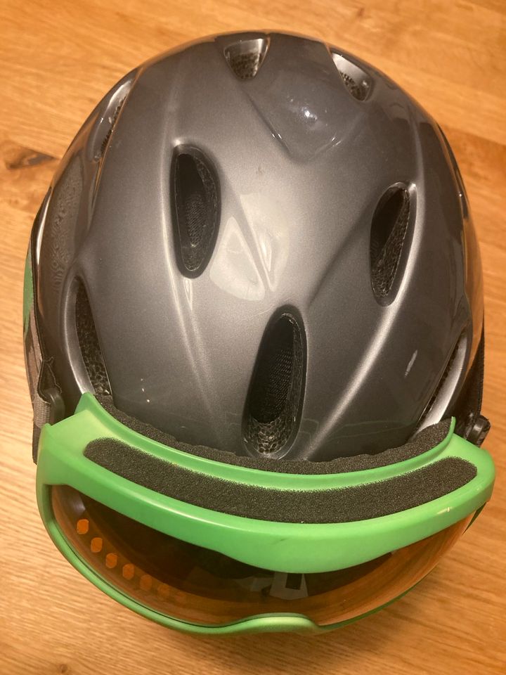 Giro Skihelm Größe S mit Skibrille in Kriftel