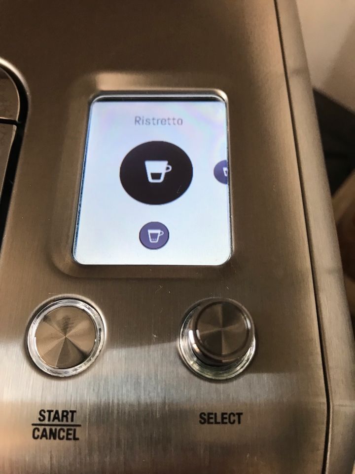 Nespresso Creatista Plus Kapseln Kaffeemaschine in Pulheim