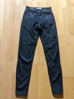 Pull& Bear Stretch Jeans Gr. 32 schwarz Skinny mid waist Wuppertal - Oberbarmen Vorschau