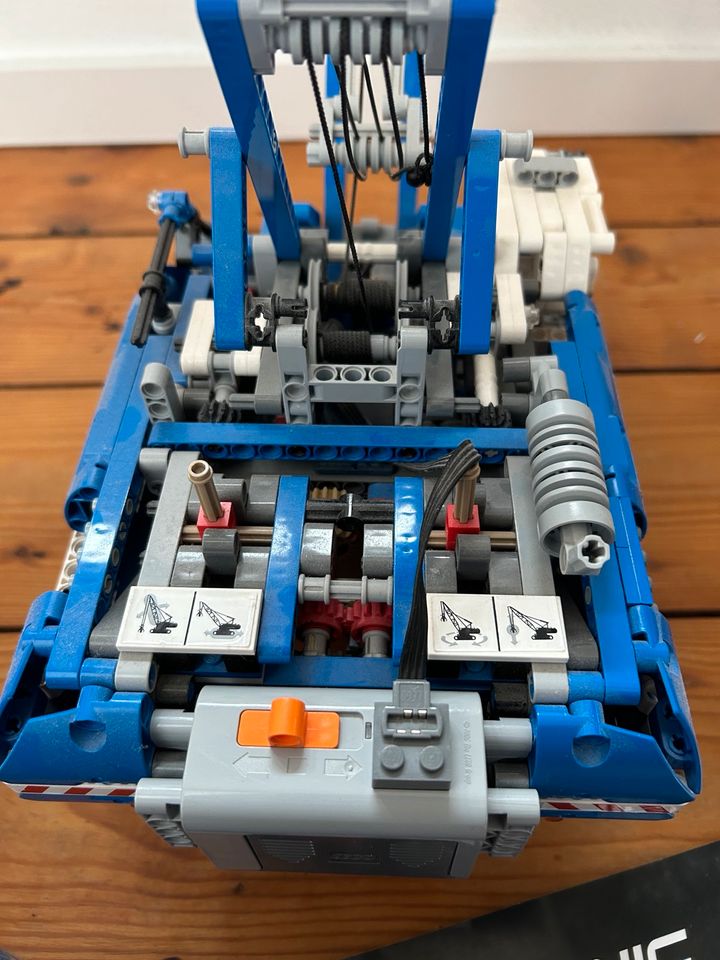 LEGO Technic Kran 42042 in Marburg