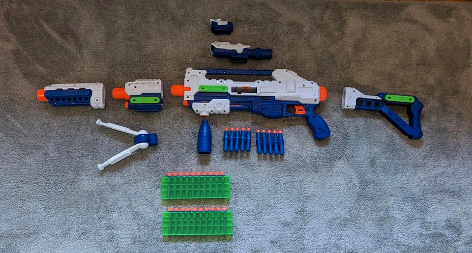 Große Nerf (shotgun) +Xshot inkl ca. 400 Pfeile +Zielscheibe in Mettmann