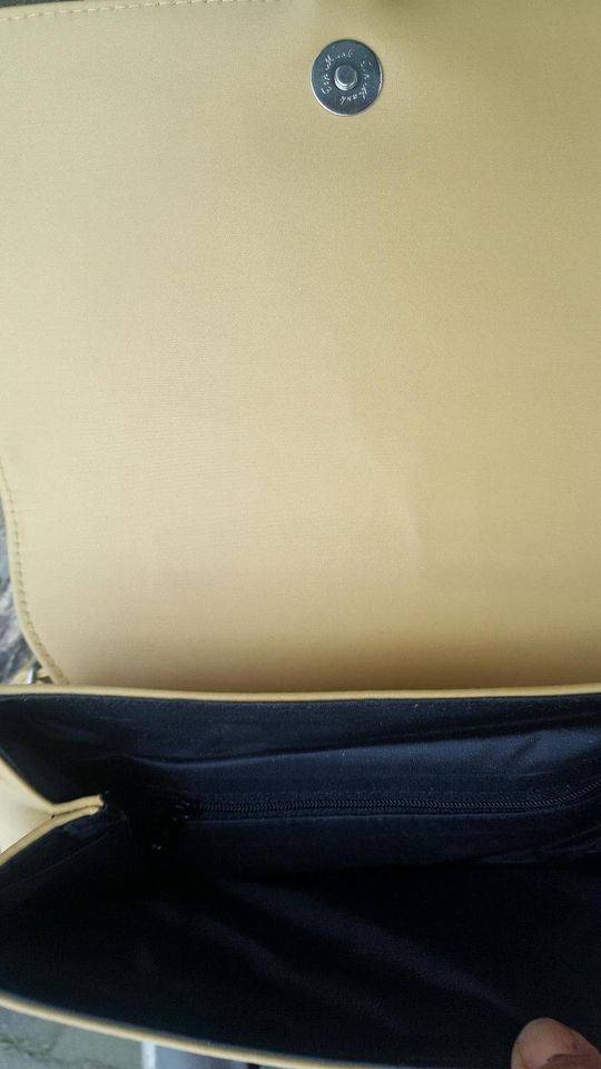 Tasche Rucksack elegant schön Beige Farbe unbenutzt in Barntrup