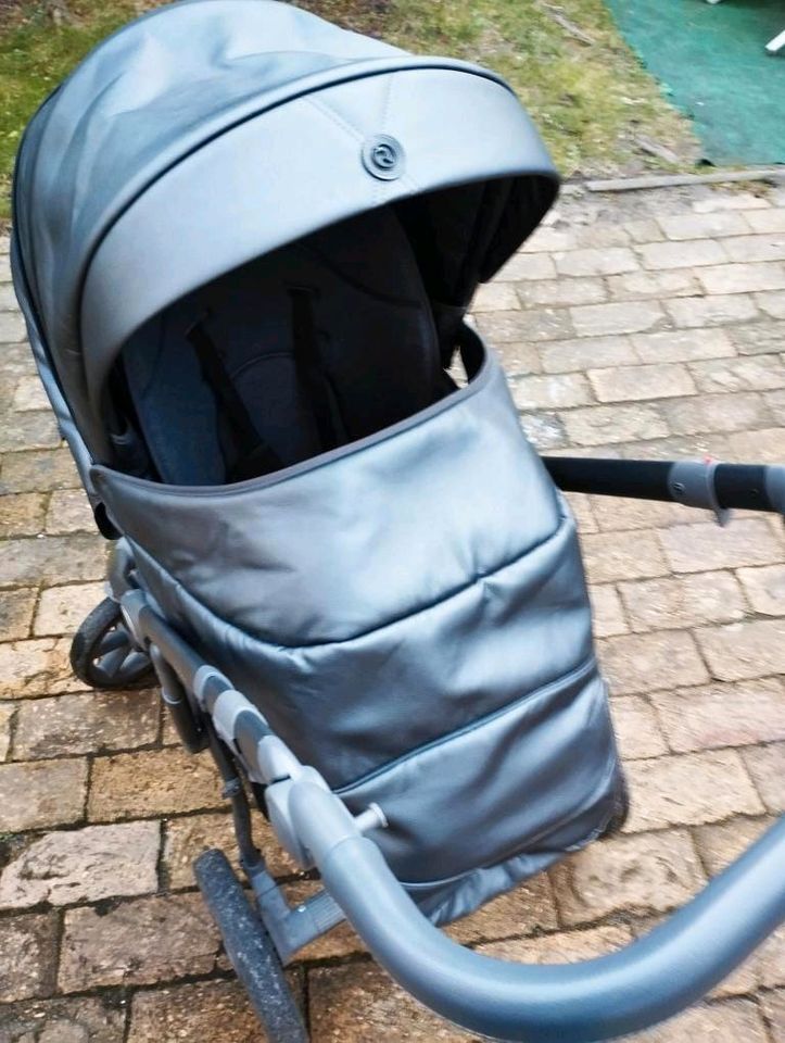 2 In 1 Kinderwagen von Roan bass next in Leipzig