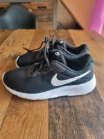 Nike Kinderschuhe 33 Sneaker Kinder Nordrhein-Westfalen - Krefeld Vorschau
