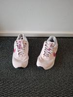 Nike Turnschuhe Gr.40 Nordrhein-Westfalen - Olpe Vorschau