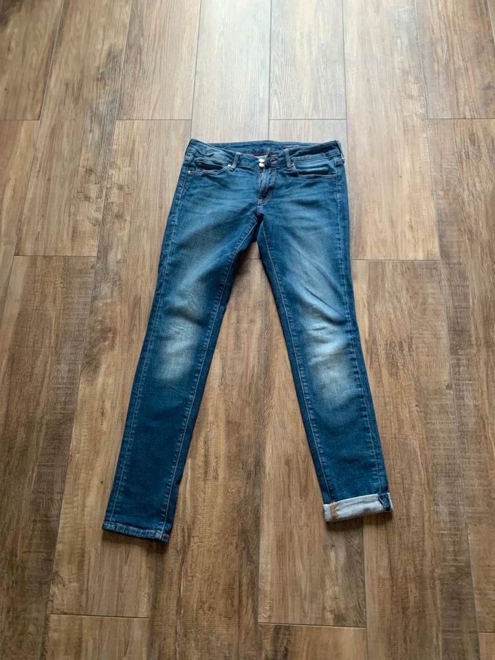 Hilfiger Jeans, Gr. 29/32 in Steinfeld
