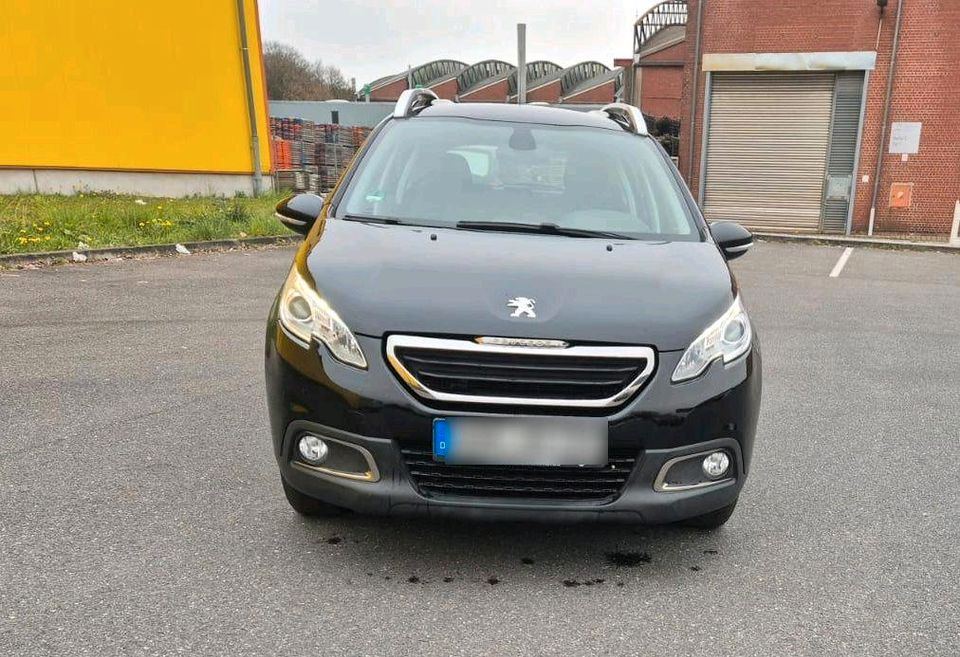 Peugeot 2008 Pure Tech 1.2 turbo in Herne