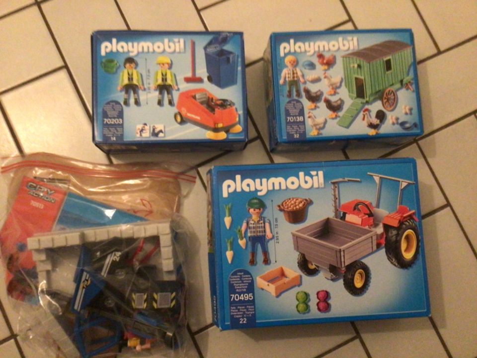 Playmobil Hühnerstall, kleiner Trecker, Kehrmaschine + Baustelle in Laatzen