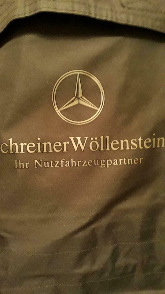 Allzweckjacke mit Mercedes-Benz Nutzfahrzeuge Aufschrift in Vilsbiburg