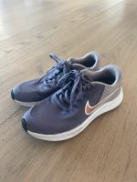 Nike Turnschuhe 36 Mädchen lila top Baden-Württemberg - Lörrach Vorschau