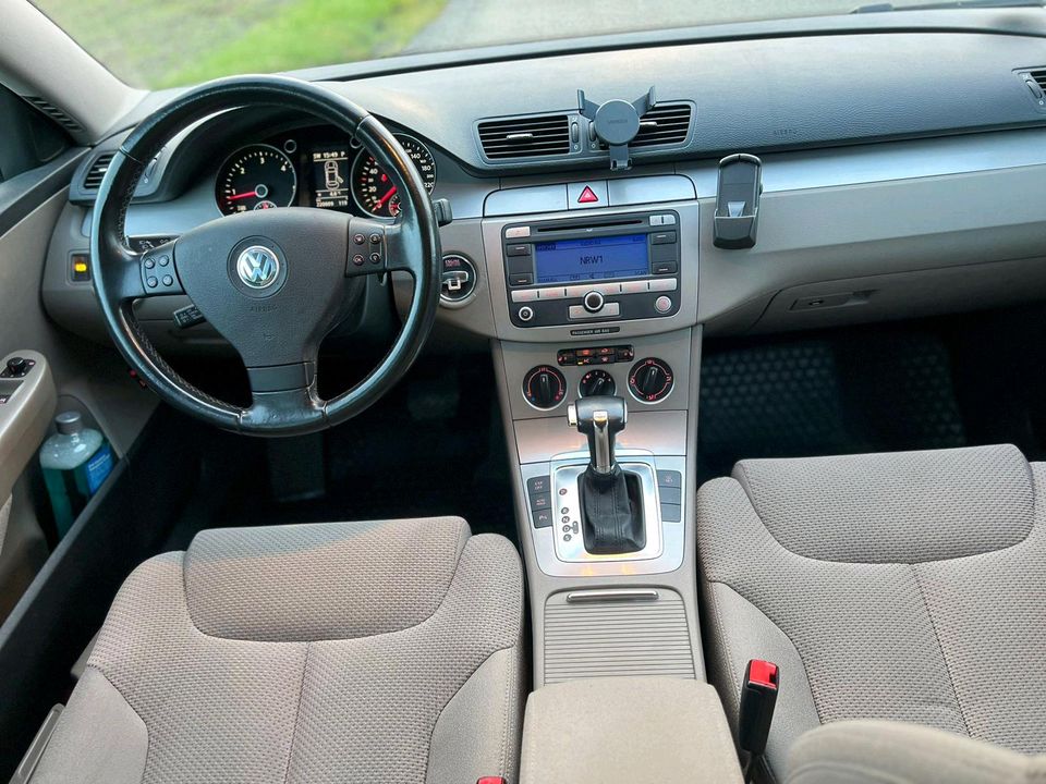 VW Passat 2.0 TDI/ DSG/ EURO 5/ BI XENON/ TÜV u. Servive neu in Herford