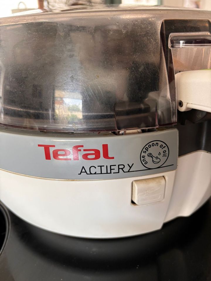 Tefal Actifry Heißluftfritteuse mit Öl Messlöffel in Lauf a.d. Pegnitz