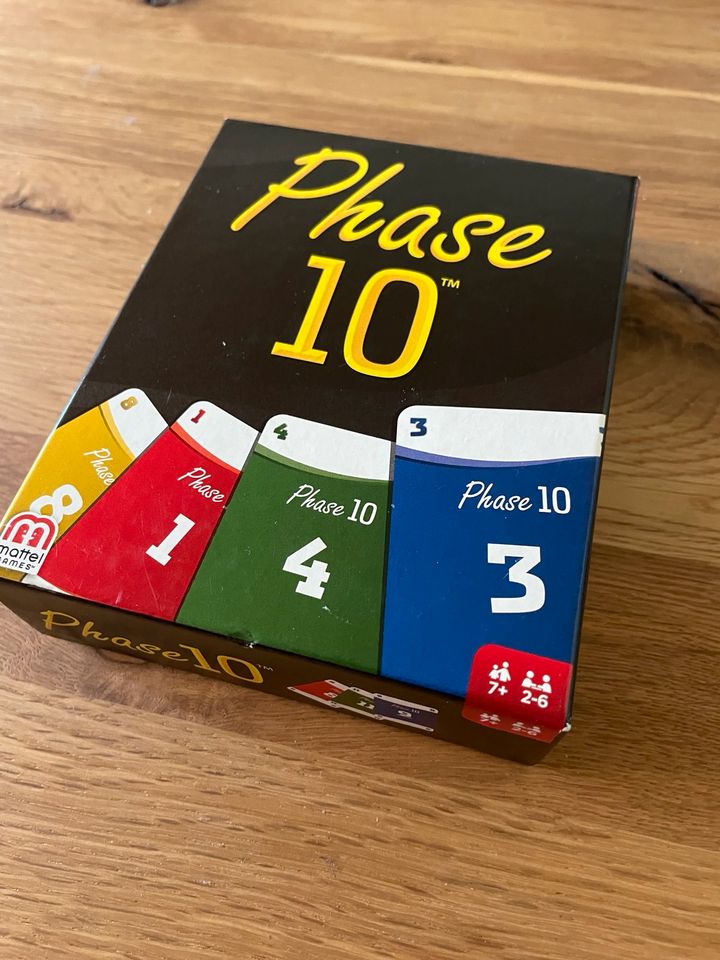 Gesellschaftsspiel Phase 10 in Waldsee