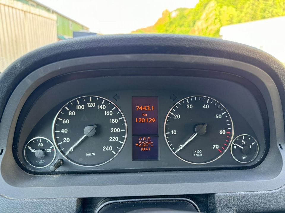 Mercedes-Benz A 170 Klima, 1HD TÜV 06.25 in Finnentrop