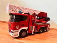 BRUDER Scania Super 560R Feuerwehr groß mit Licht & Sound Dresden - Tolkewitz Vorschau