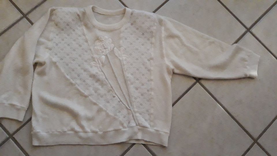 weißer Pulli Blumenmotiv+Schulterpolster 80er Jahre Retro/Vintage in Störnstein