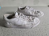 Nike Turnschuhe Sneaker Court Royale Gr. 37,5 weiß Baden-Württemberg - Kißlegg Vorschau