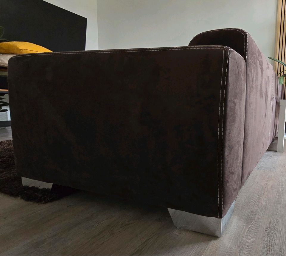 Couch / Sofa L Microfaser ausziehbar Braun mit Schlaffunktion in Dresden