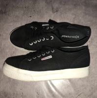 SUPERGA Plateau Sneaker Turnschuhe Schuhe Gr. 39 schwarz weiß Nordrhein-Westfalen - Wülfrath Vorschau