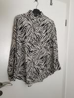 Bluse in Tigermuster von C&A, Gr. 40 (oversize) in beige/schwarz Bayern - Zirndorf Vorschau