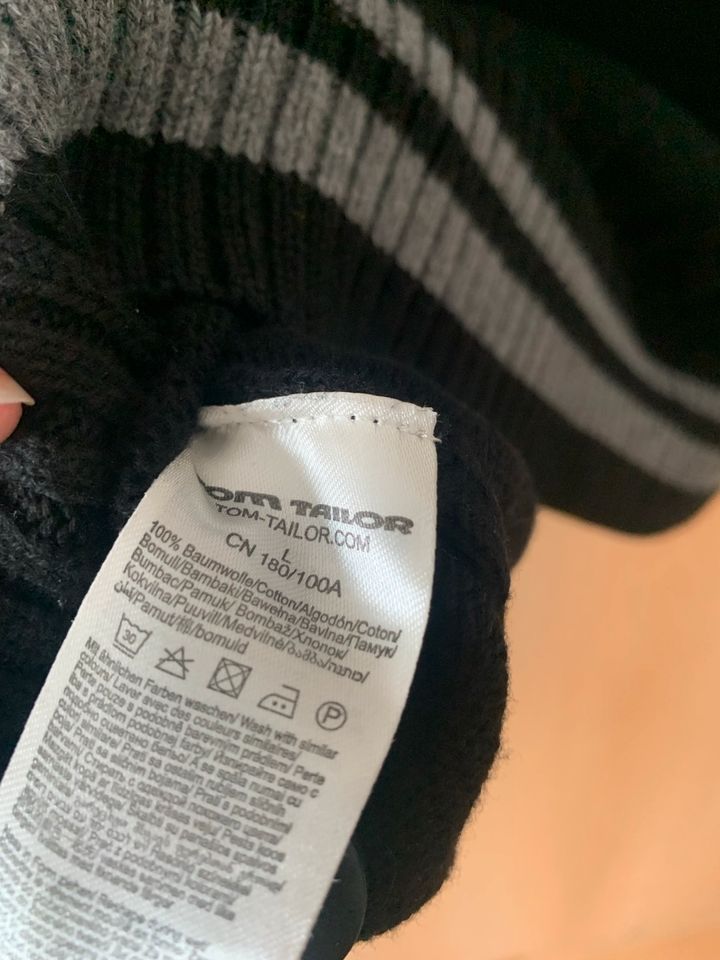 Strickjacke schwarz zum zuknöpfen TomTailor L, bestickt, weiß in Darmstadt