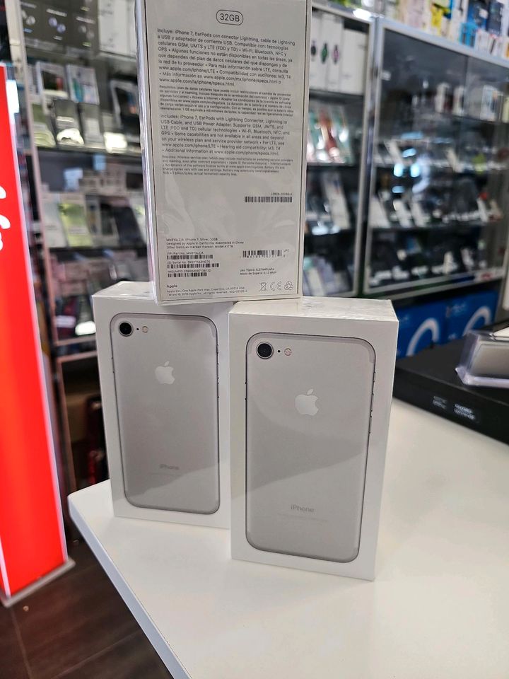 IPhone 7 32GB in White Neu Ungeöffnet IN ANGEBOT FÜR 149€ in Frankfurt am Main