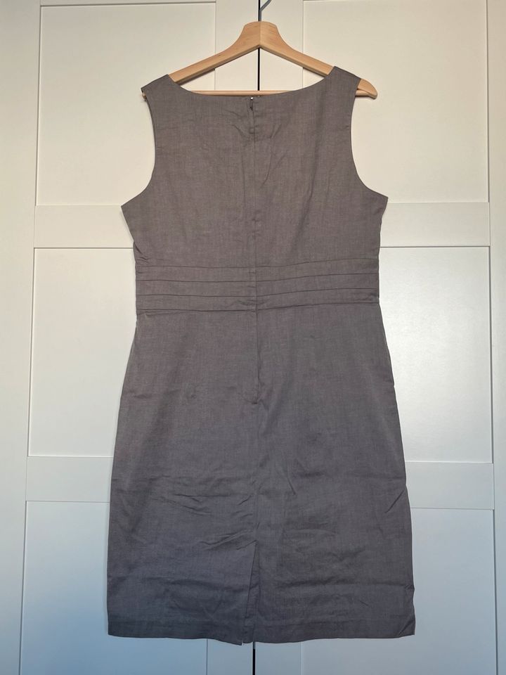 Etui-Kleid von H&M - taupe, schmal geschnitten in Oberursel (Taunus)
