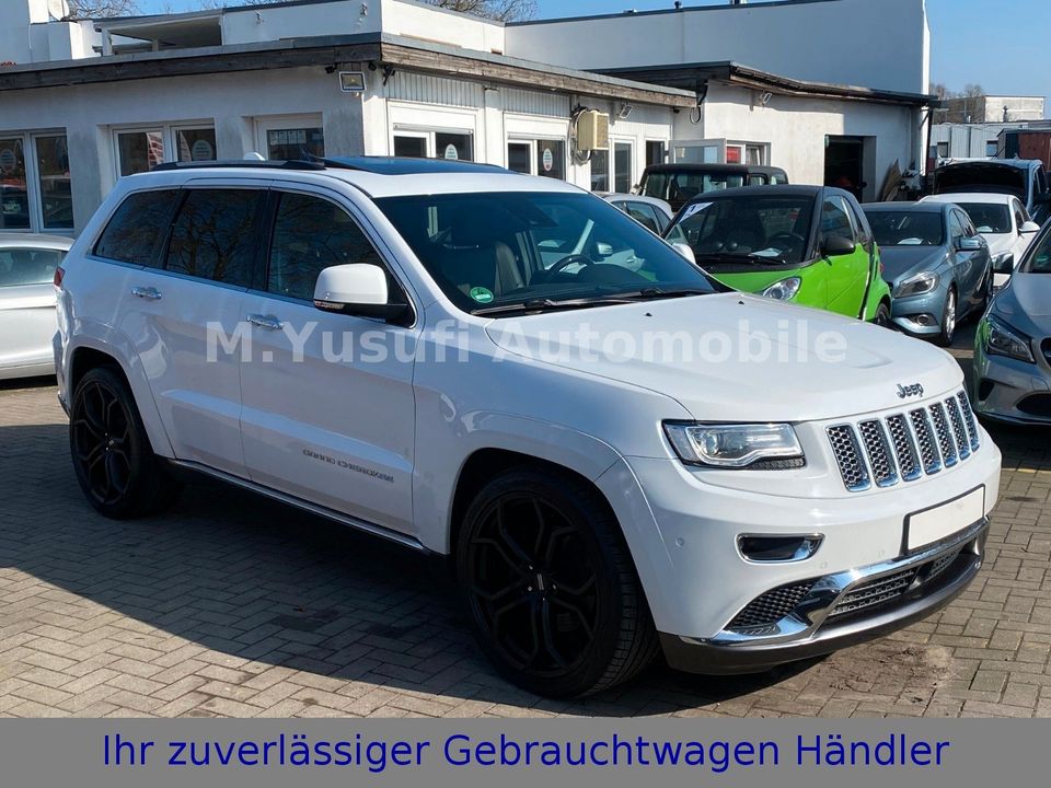 Jeep GRAND CHEROKEE 3.0 CRD SUMMIT 22-ZOLL-LM in Hamburg