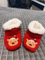 Neuwertig Weihnachts Baby Krabbelschuhe C&A Gr.14-15 / 3-6 m Sachsen - Borna Vorschau