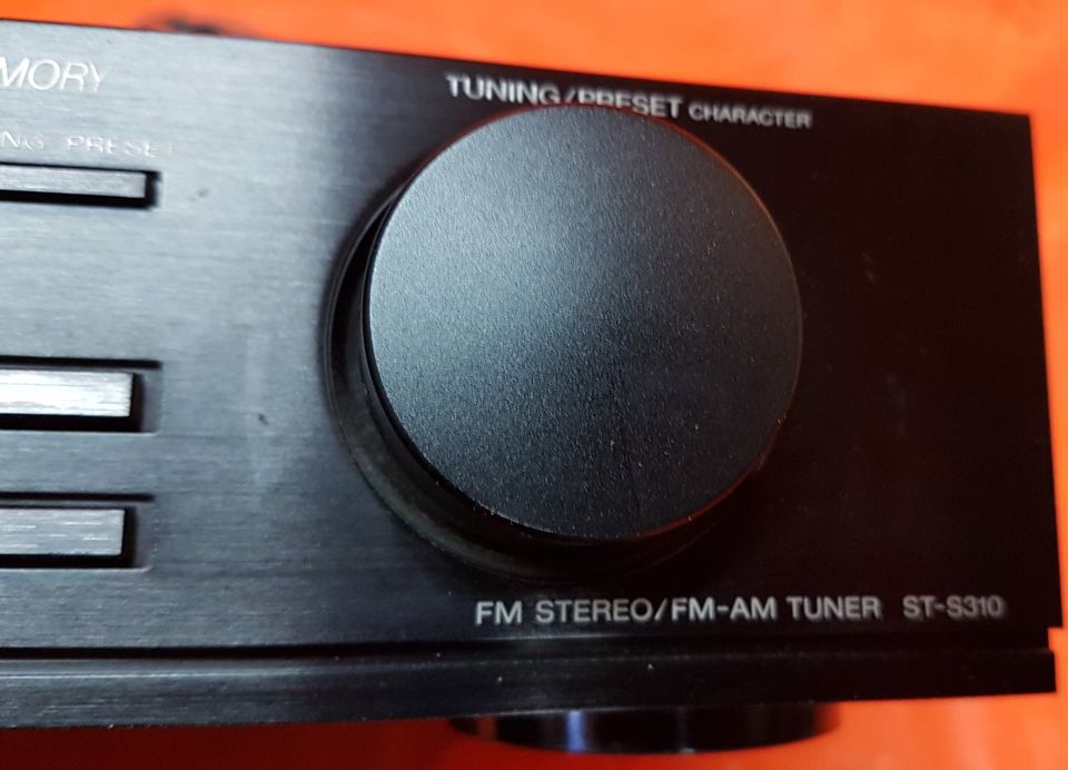 Sony FM Stereo / FM-AM Tuner ST-310 in Lohmar
