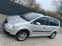 Volkswagen Touran TÜV/INSPEKTION NEU*SEHR SAUBER Nordrhein-Westfalen - Essen-West Vorschau