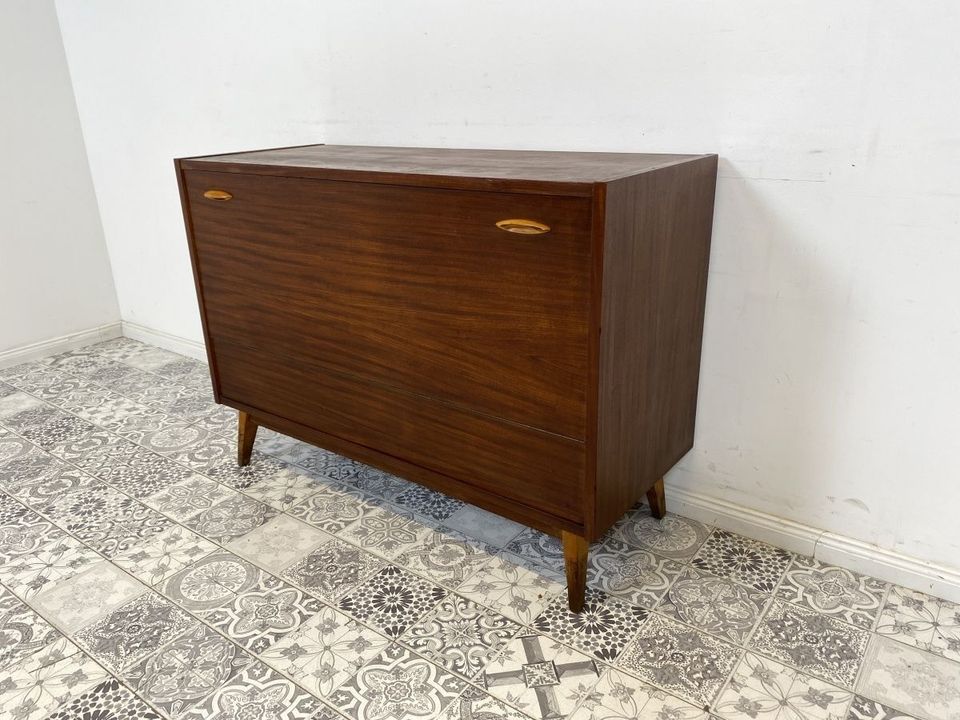 WMK Hübsche Mid-Century Wäschetruhe aus vollem Holz von Möbelfabrik Mörschner Gera, aus dem Jahr 1961 # Schrank Kommode Sideboard Wäschekommode Retro 50er 60er DDR Vintage # Lieferung möglich in Berlin