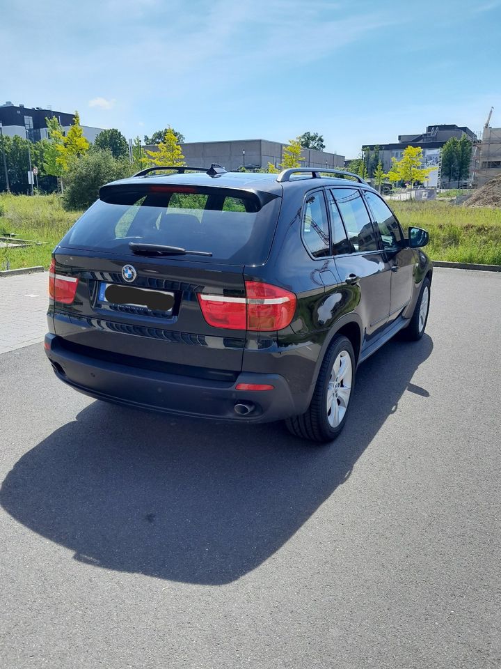 BMW X5 xDrive30d*1.Hd+BMW*Leder*Sportpaket*GSD in Bonn