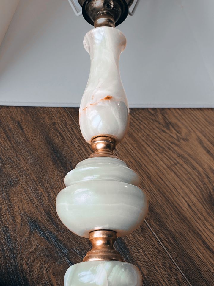 Lampe Tischlampe, Tischleuchte Antik Shabby Marmor Messing in Voerde (Niederrhein)