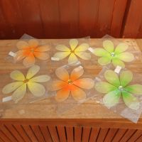 6 Organza-Blumen mit Draht, Glasstein u. Pailletten, 21 cm, Neu Hessen - Bad Zwesten Vorschau