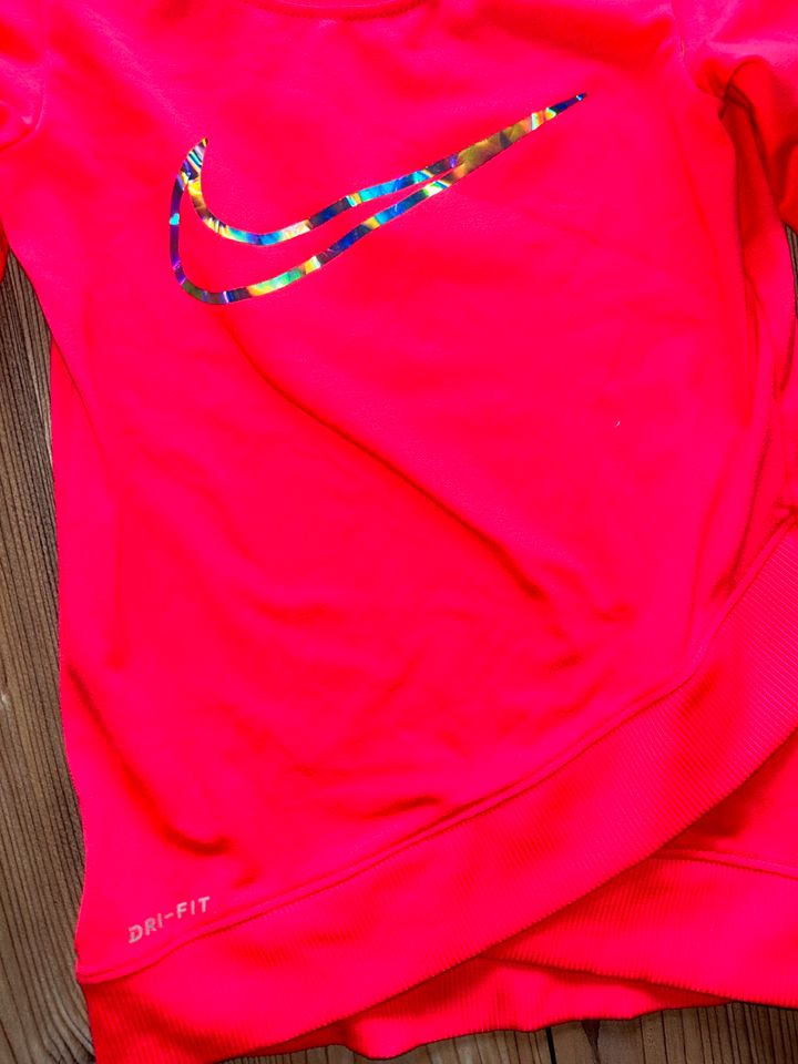 Nike Dri-Fit Sport Pulli Shirt Sweatshirt Gr 104 110 neon pink in Lörrach